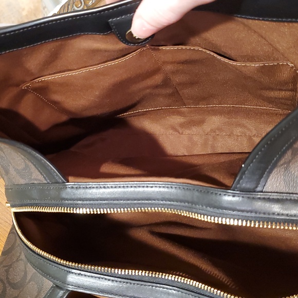 Like NEW Coach Signature Kristy Bag - Picture 11 of 12